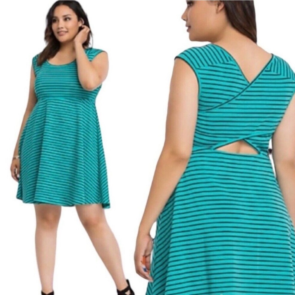 Torrid Black & Teal Textured Striped Skater Dress size 3 Cross Back Open